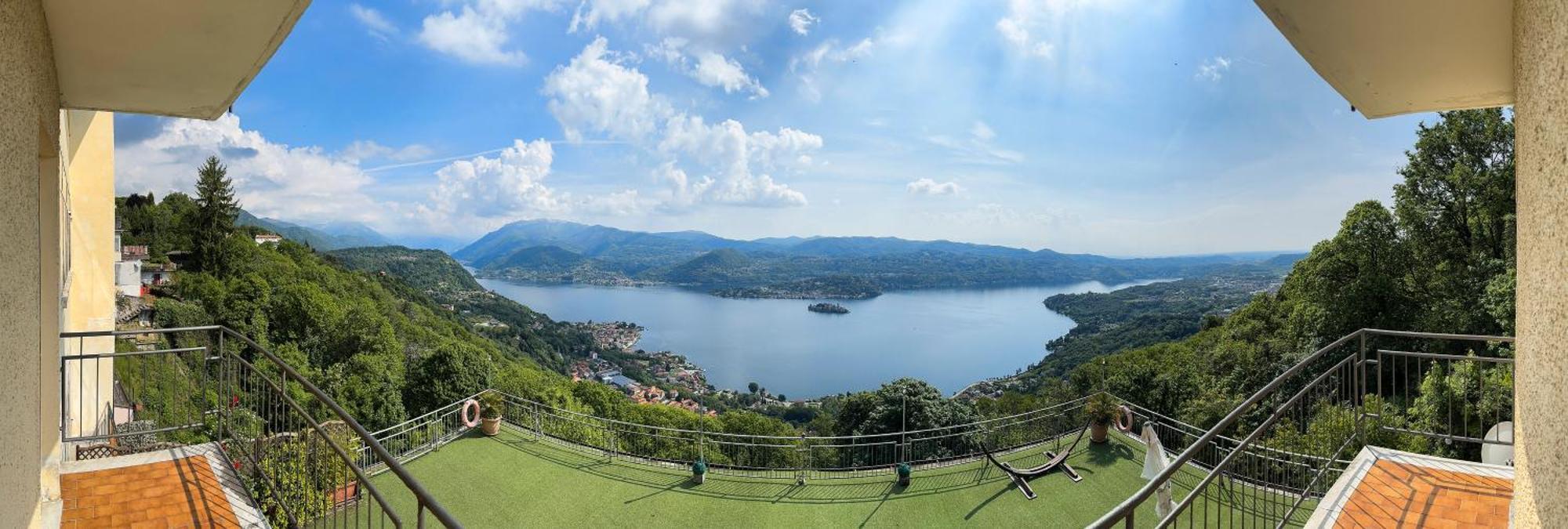 Appartamento Alberti Con Vista Lago Madonna Del Sasso Zewnętrze zdjęcie