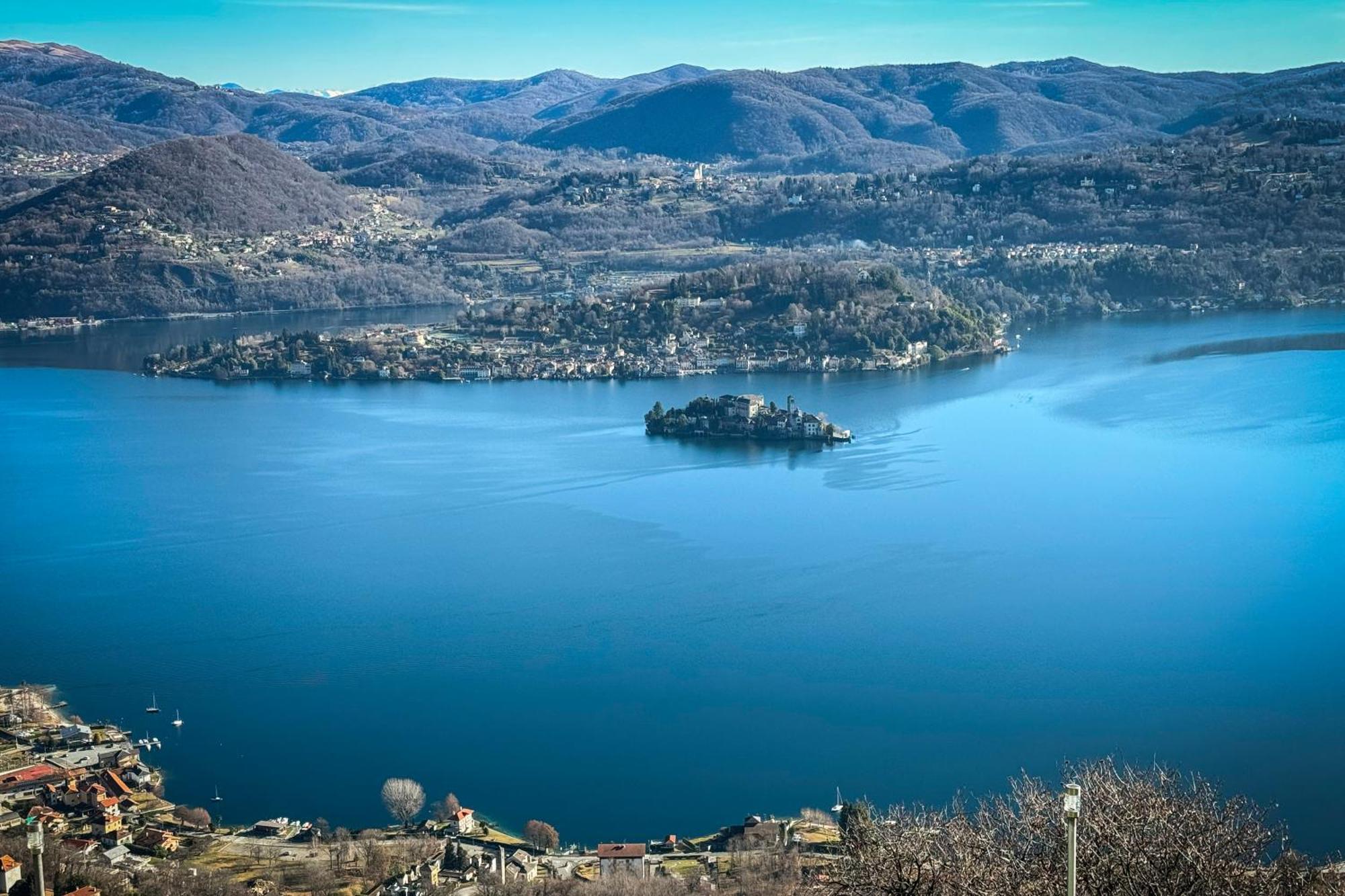 Appartamento Alberti Con Vista Lago Madonna Del Sasso Zewnętrze zdjęcie
