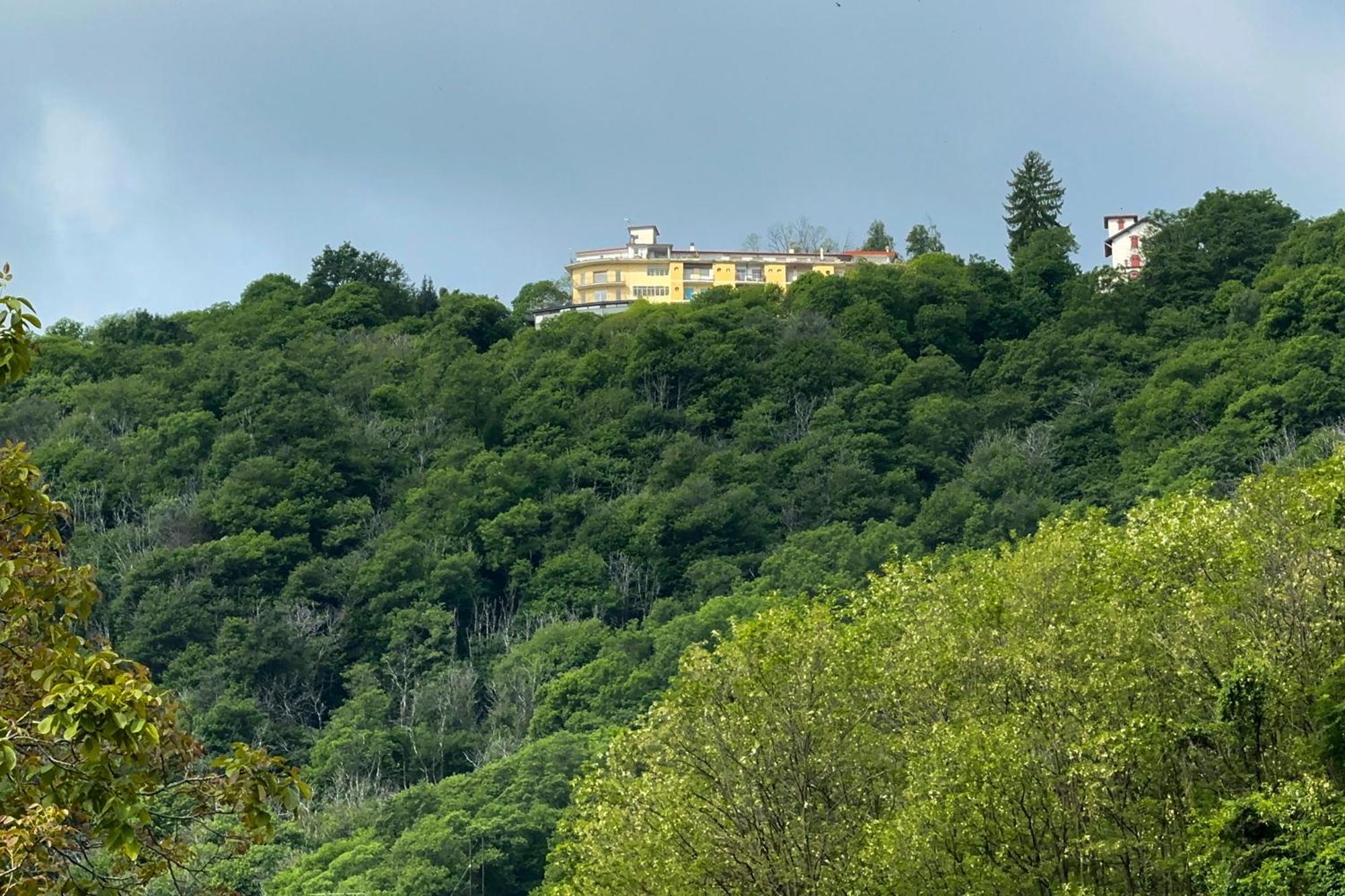Appartamento Alberti Con Vista Lago Madonna Del Sasso Zewnętrze zdjęcie